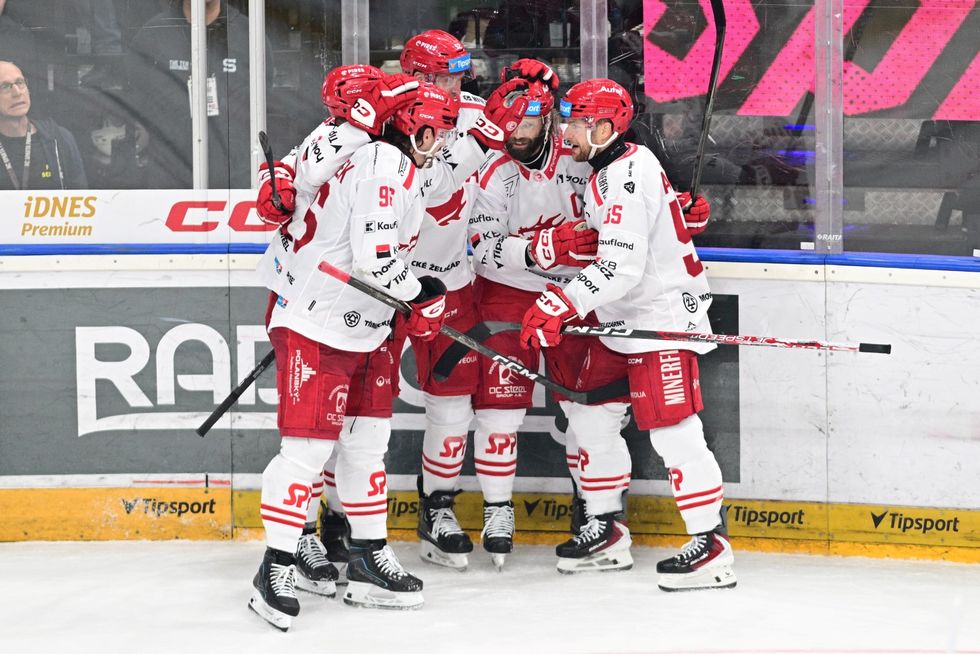 ONLINE: Třinec - Motor. Kladno doma hostí Pardubice a Liberec čelí pražské Spartě ONLINE: Třinec - Motor. Kladno doma hostí Pardubice a Liberec čelí pražské Spartě