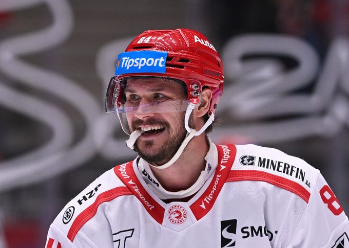 Největší šok olympijské nominace Kundrátek: Za Česko budu bojovat. Měnil brusle i hůl Největší šok olympijské nominace Kundrátek: Za Česko budu bojovat. Měnil brusle i hůl