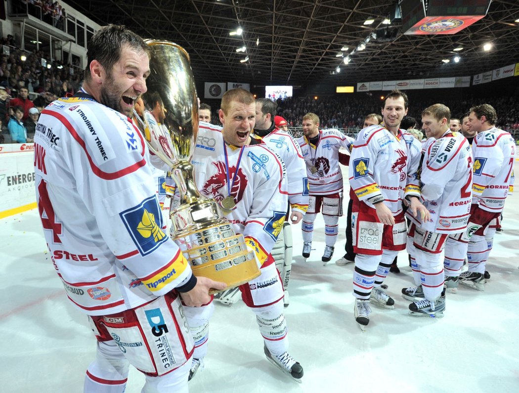 Radek Bonk dovedl v roce 2011 Třinec k titulu