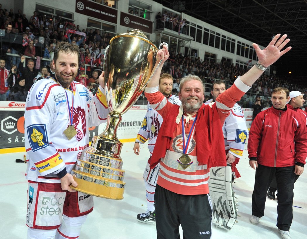 Radek Bonk dovedl v roce 2011 Třinec k titulu