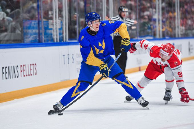Ukrajina zase na MS, kapitán z Plzně a z ledu do krytů. Přítel z Ruska: Neber zbraň do ruky Ukrajina zase na MS, kapitán z Plzně a z ledu do krytů. Přítel z Ruska: Neber zbraň do ruky