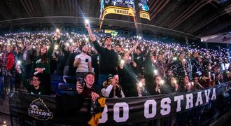 Rekord na univerzitním hokeji. 8 tisíc lidí vidělo svlíkačku i triumf VŠB