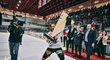 Hráči UK Hockey Prague slaví zisk Poháru Jana Palacha