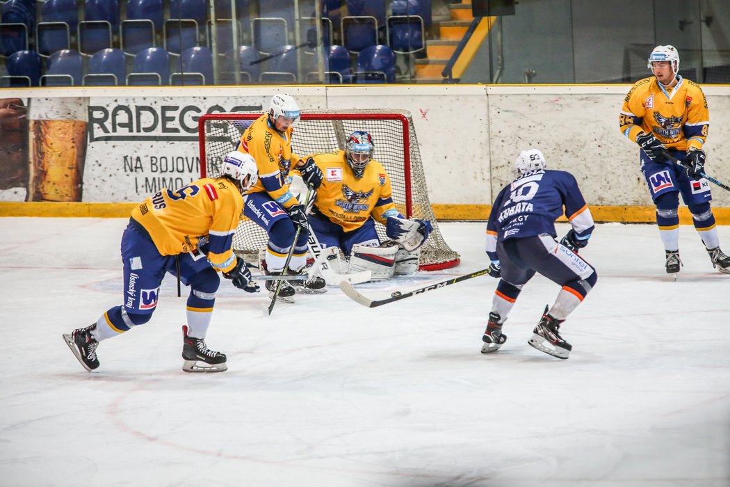 Ve třech utkáních Univerzitní ligy ledního hokeje padlo 38 gólů