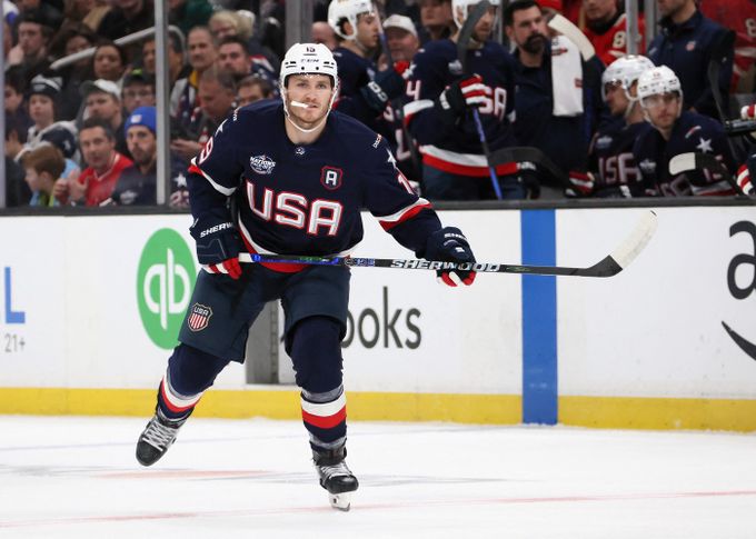 Obhájci zlata jsou v nesnázích. Spasí Američany provokatér Tkachuk a přepíše historii? Obhájci zlata jsou v nesnázích. Spasí Američany provokatér Tkachuk a přepíše historii?