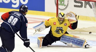 Vítkovice i Pardubice žijí. Těsné výhry daly šanci na play off Ligy mistrů