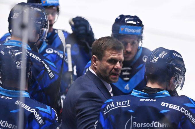 Varaďova série proti bývalým týmům trvá, Třinec porazil i popáté. Moták: Hlava je sviňa Varaďova série proti bývalým týmům trvá, Třinec porazil i popáté. Moták: Hlava je sviňa