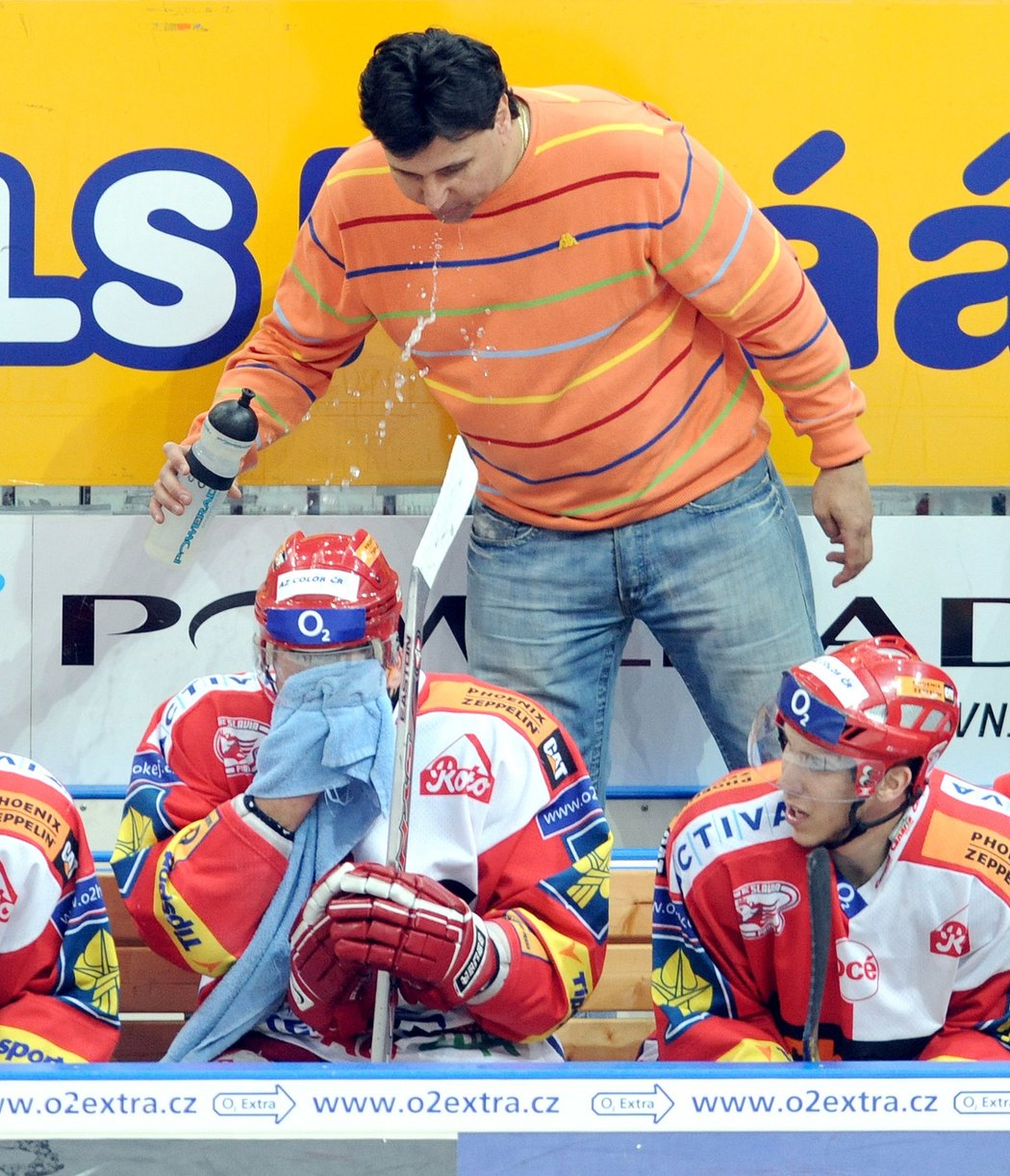 2009. Druhý titul za sebou nevyšel, obhájci ze Slavie padli s Karlovými Vary.