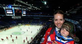 FOTO: Vondráčková se synem štěstí nepřinesla, viděla český zmar