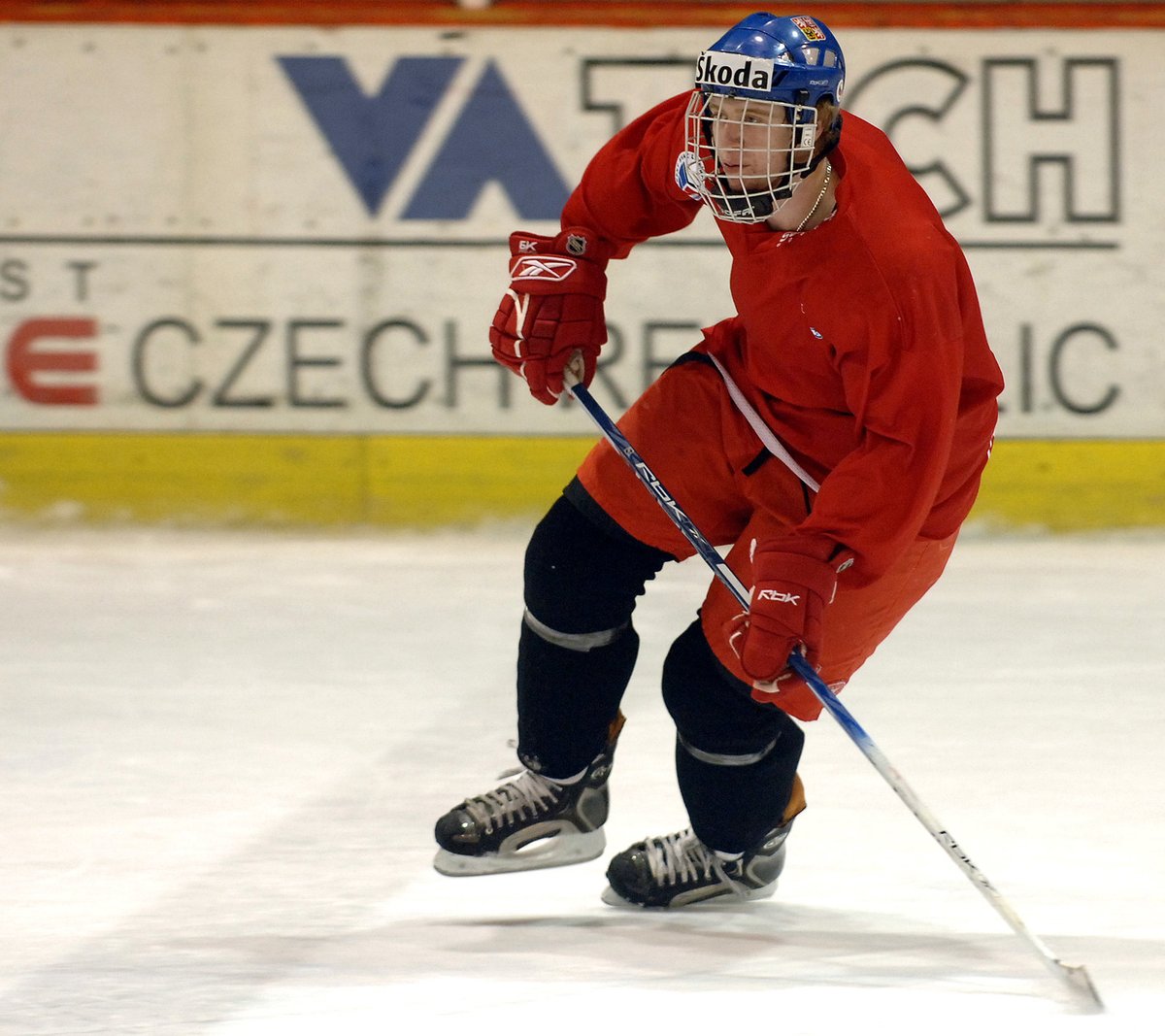 2006. Jakub Voráček během tréninku na soustředění hokejové reprezentace do 20 let.