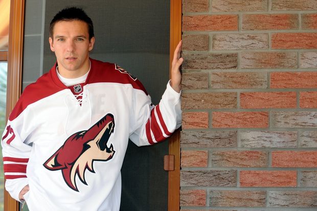 Radim Vrbata v dresu Phoenixu. Radim Vrbata v dresu Phoenixu.