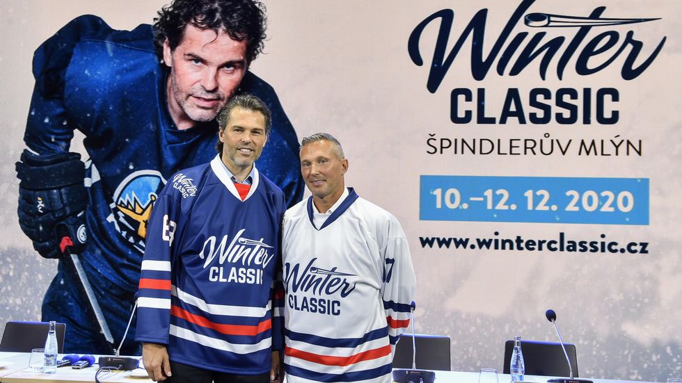 Ľubomír Višňovský a Jaromír Jágr na tiskové konferenci k Winter Classic