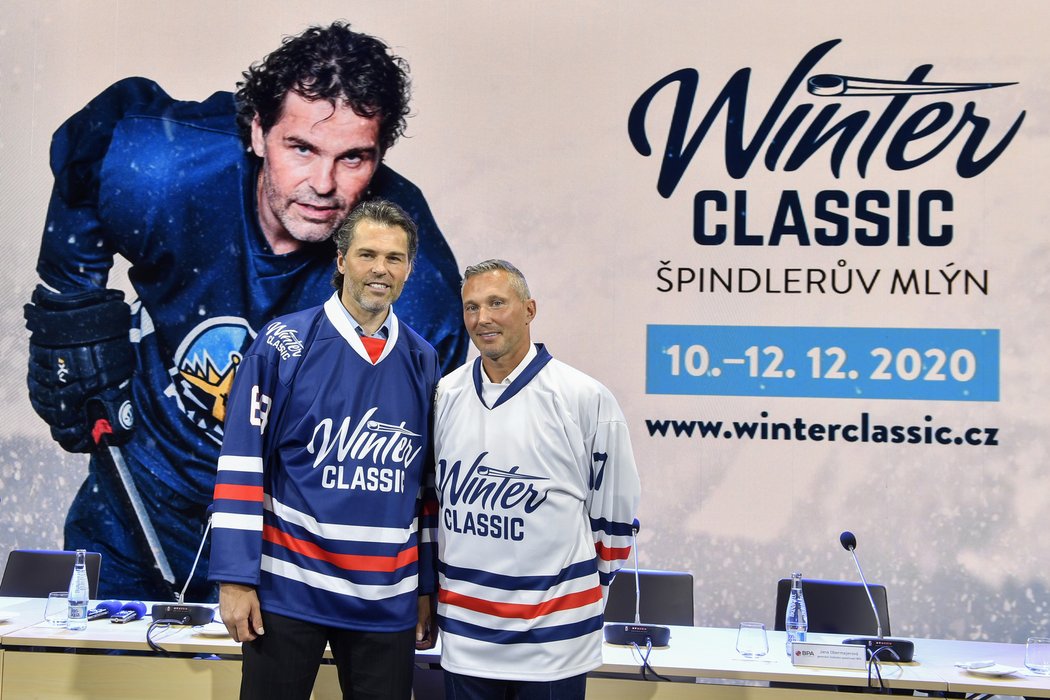 Ľubomír Višňovský a Jaromír Jágr na tiskové konferenci k Winter Classic