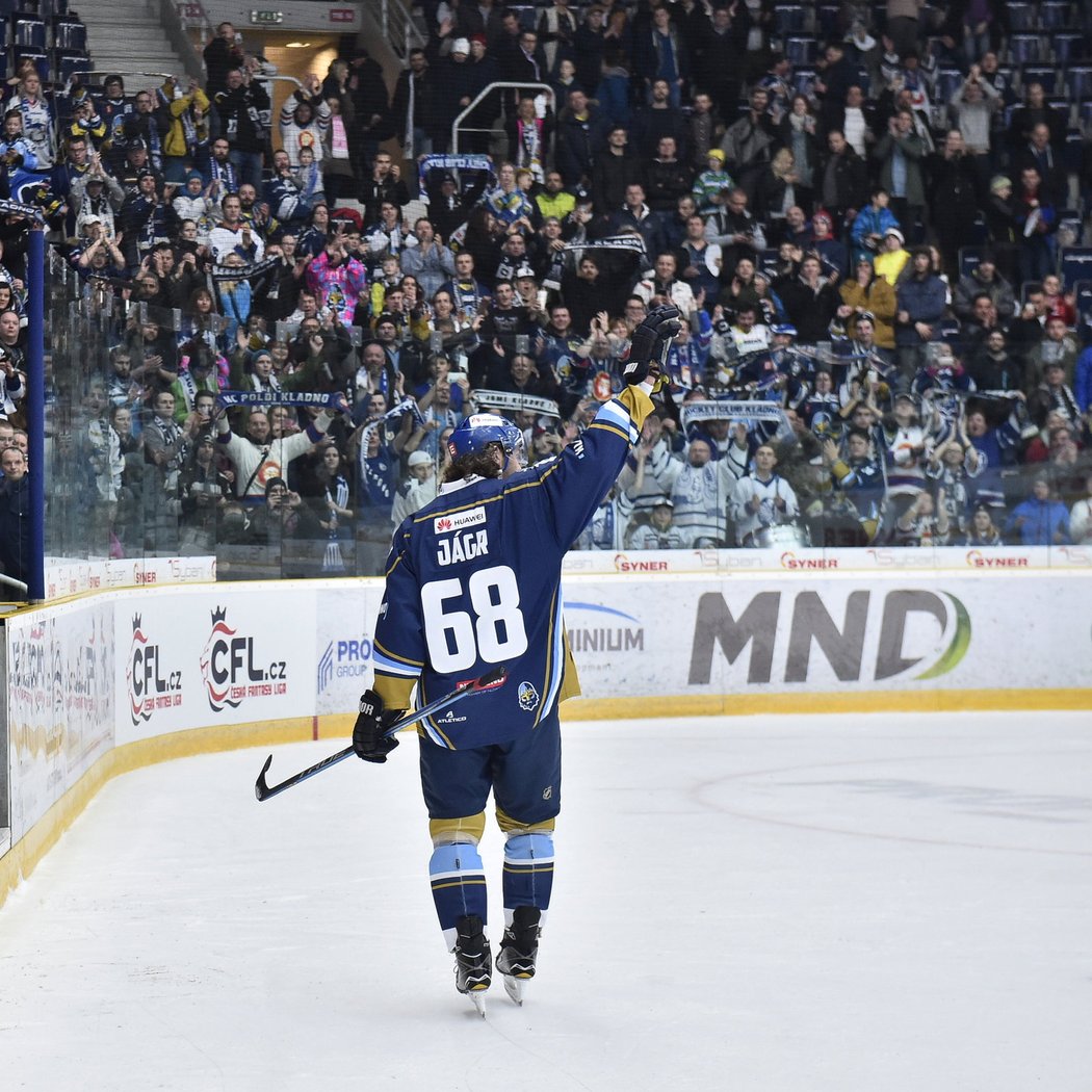 Jaromír Jágr zdraví fanoušky po prvním zápase po návratu z NHL