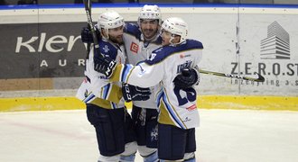 Kladno bez Jágra vysoko vyhrálo, v play off jde na Prostějov. Vsetín slaví postup