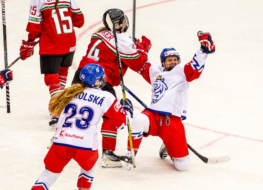 Lenka Serdar zvyšovala české vedení na 2:0