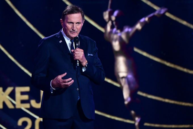 Hadamczik o českém hokeji: Bodyčeky, agenti, útěky ven či zúžení juniorky. A co Augusta? Hadamczik o českém hokeji: Bodyčeky, agenti, útěky ven či zúžení juniorky. A co Augusta?