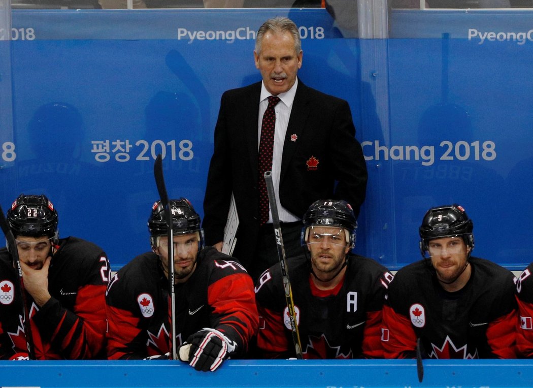 Trenér Willie Desjardins vede Kanaďany v utkání s Českem