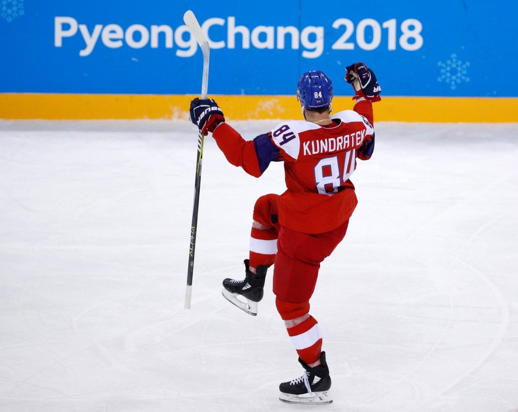 Tomáš Kundrátek otočil na 2:1, ale Čechům vedení dlouho nevydrželo