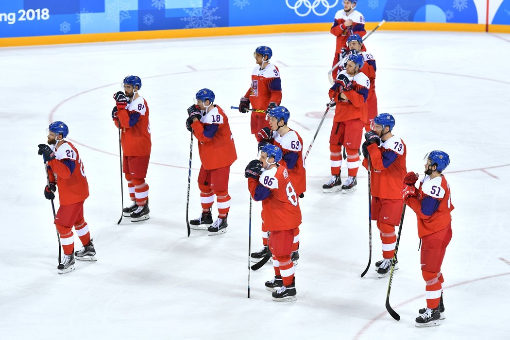Zklamání. Čeští hokejisté pomýšleli na zlato, ale z olympiády se vrací bez medaile