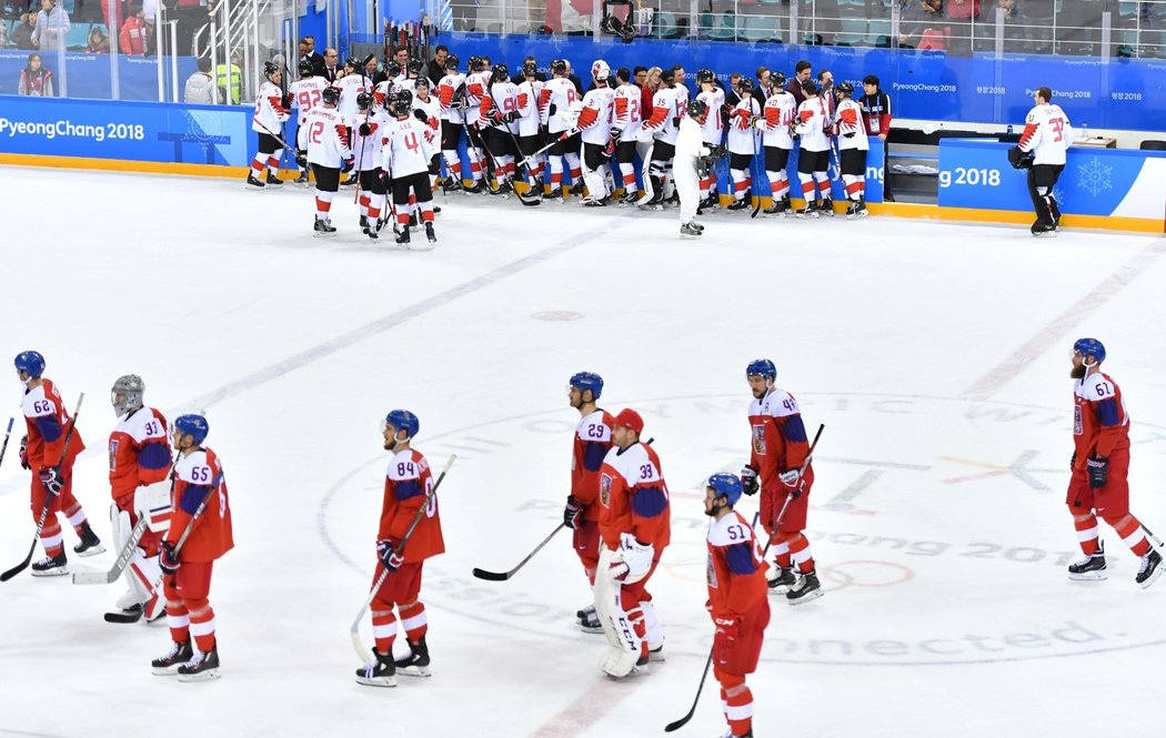 Českým hokejistům zbyly oči pro pláč, bronz slavili Kanaďané