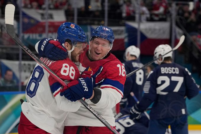 Česko - Francie 6:3. Výhra, ale i výpadek! Ztracený náskok během pěti minut, pak obrat Česko - Francie 6:3. Výhra, ale i výpadek! Ztracený náskok během pěti minut, pak obrat