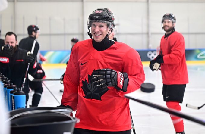 Kanada dřela před čtvrtfinále, rolbaře žádala o víc času. Proč chyběl MacKinnon? Kanada dřela před čtvrtfinále, rolbaře žádala o víc času. Proč chyběl MacKinnon?