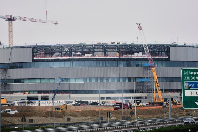 Italský způsob?! Hokejová hala pro ZOH není hotová, Kejval byl na stavbě zaskočený Italský způsob?! Hokejová hala pro ZOH není hotová, Kejval byl na stavbě zaskočený