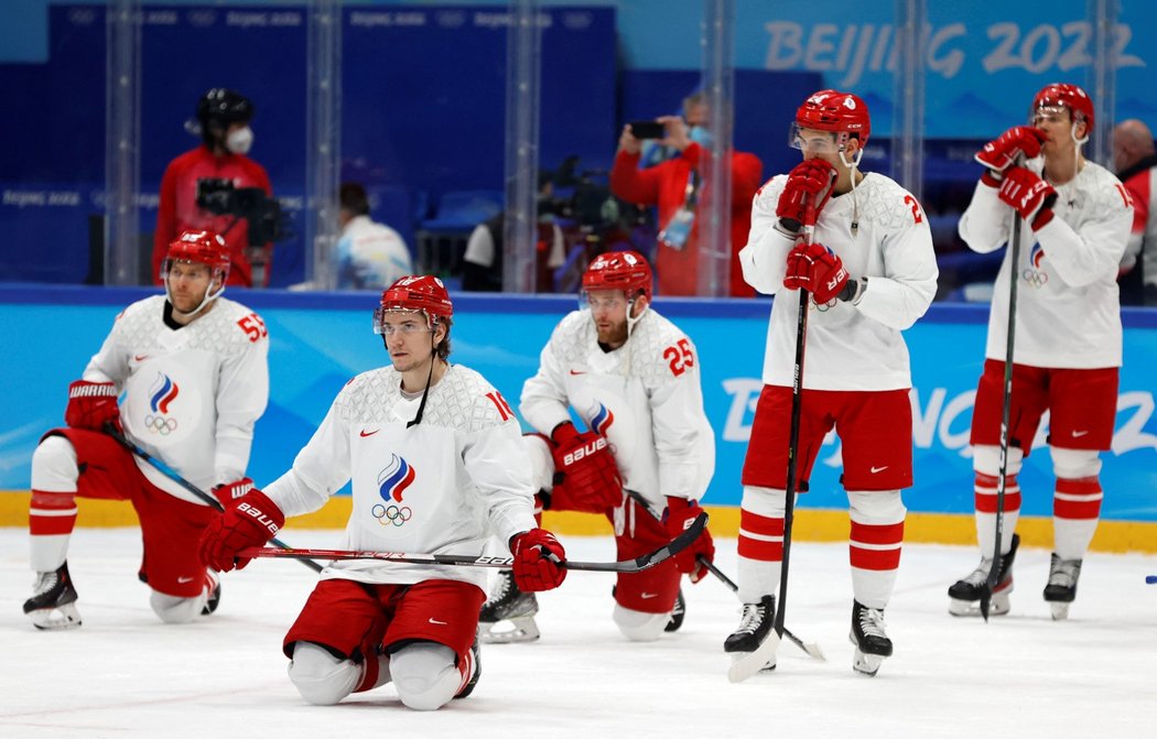 Na ZOH byli Rusové nešťastní z druhého místa. Teď by za takové umístění na akci pod záštitou IIHF asi dali cokoliv