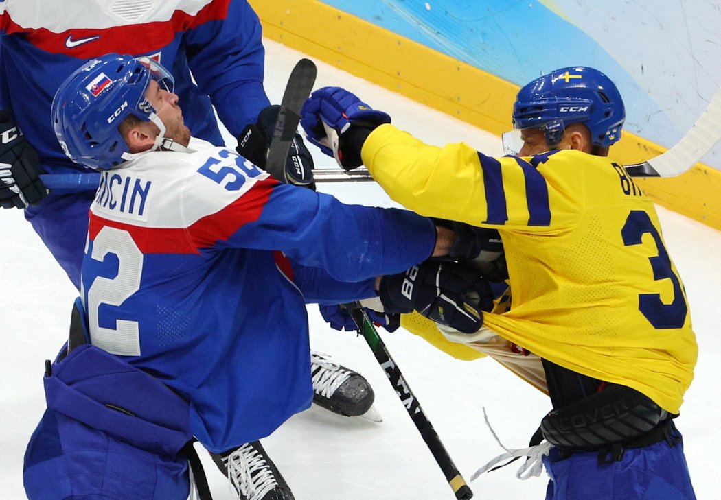 Martin Marinčin v dresu Slovenska na ZOH v Pekingu