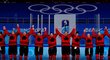 Kanadské hokejistky slaví zlaté olympijské medaile z Pekingu