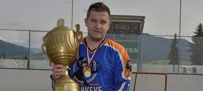 Hokejbalista Erik Balažovič byl veselý, usměvavý člověk, jeho život skončil naprosto nečekaně.