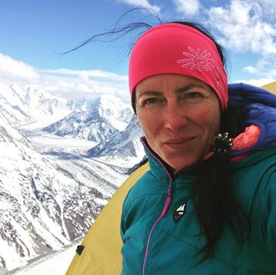 Česká horolezkyně Klára Kolouchová jako první Češka zdolala K2