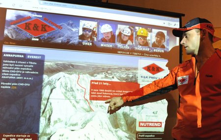 Horolezec Libor Uher na tiskové konferenci k jarní expedici do Himálaje.