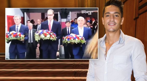 Sportovní komentátor Michal Hrdlička nepoznal prince Williama. Při zápase Anglie s Francií ho označil za premiéra Davida Camerona.