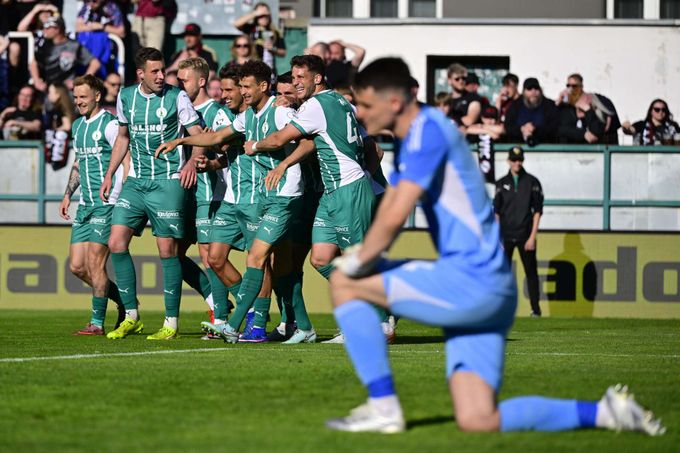 ONLINE: Bohemians - Sparta 2:0. Surovčík nezkrotil snadnou hlavičku, udeřil Hůlka! ONLINE: Bohemians - Sparta 2:0. Surovčík nezkrotil snadnou hlavičku, udeřil Hůlka!
