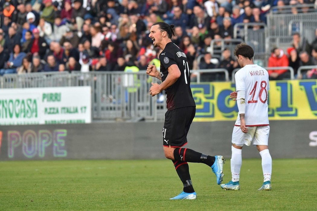 Zlatan Ibrahimovic se trefil na hřišti Cagliari