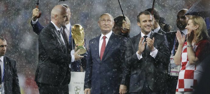 Šéf FIFA Gianni Infantino požádal světové lídry, aby vyjednali kvůli mistrovství světa v Kataru měsíční příměří na Ukrajině