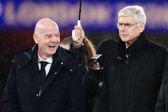 Wenger proti Infantinovi? Evropa hledá silného soupeře v boji o křeslo prezidenta FIFA Wenger proti Infantinovi? Evropa hledá silného soupeře v boji o křeslo prezidenta FIFA