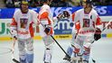 Čeští inline hokejisté (zleva) Martin Koudelka, Tomáš Mojžíš a Karel Rachůnek se radují z gólu