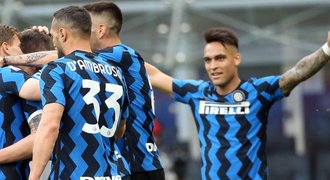 Inter rozstřílel po zisku titulu Sampdorii 5:1, řádila také Neapol