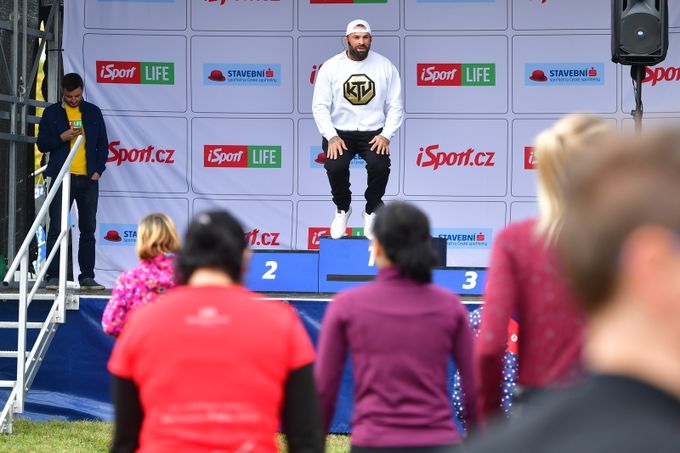 FOTO: iSport LIFE závod v Praze zná vítěze. Rozdá si to s Vémolou FOTO: iSport LIFE závod v Praze zná vítěze. Rozdá si to s Vémolou
