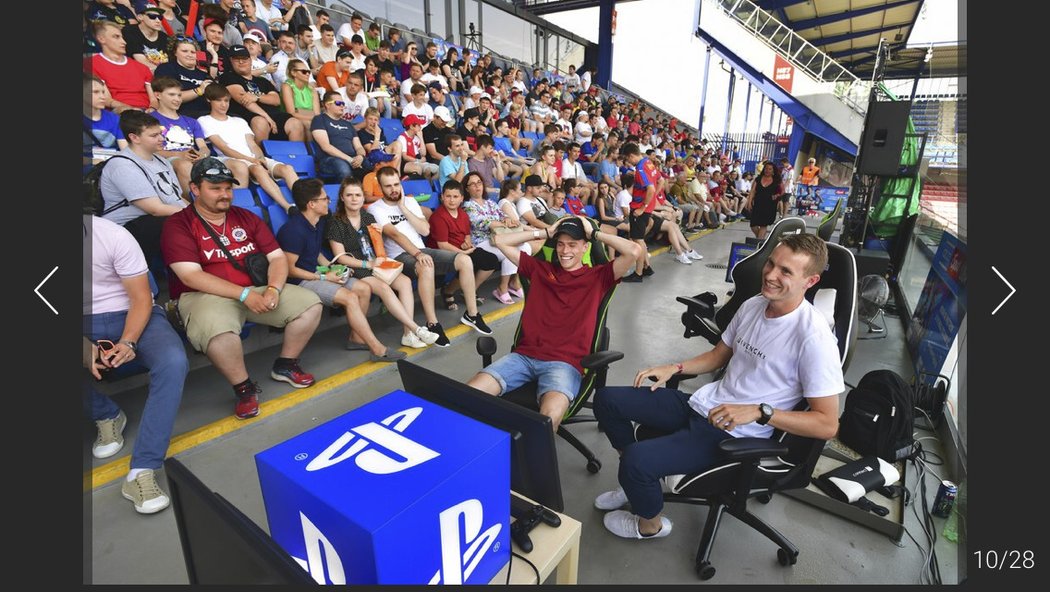 Offline finále iSport LIGY na pražské Letné se hrálo před výbornou diváckou kulisou. 