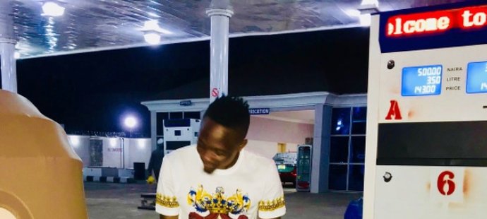 Nigerijský útočník Ahmed Musa (24) si otevřel vlastní benzínku.