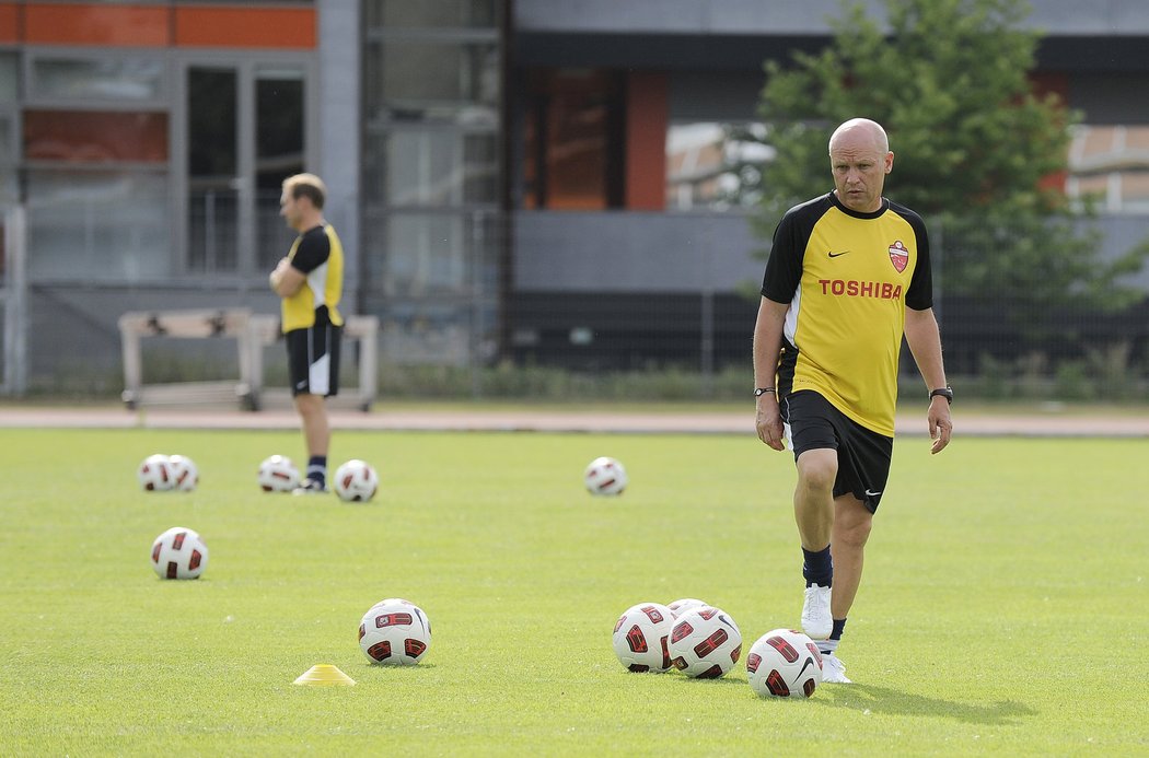 Ivan Hašek ještě jako trenér celku Al Ahlí během soustředění v Praze