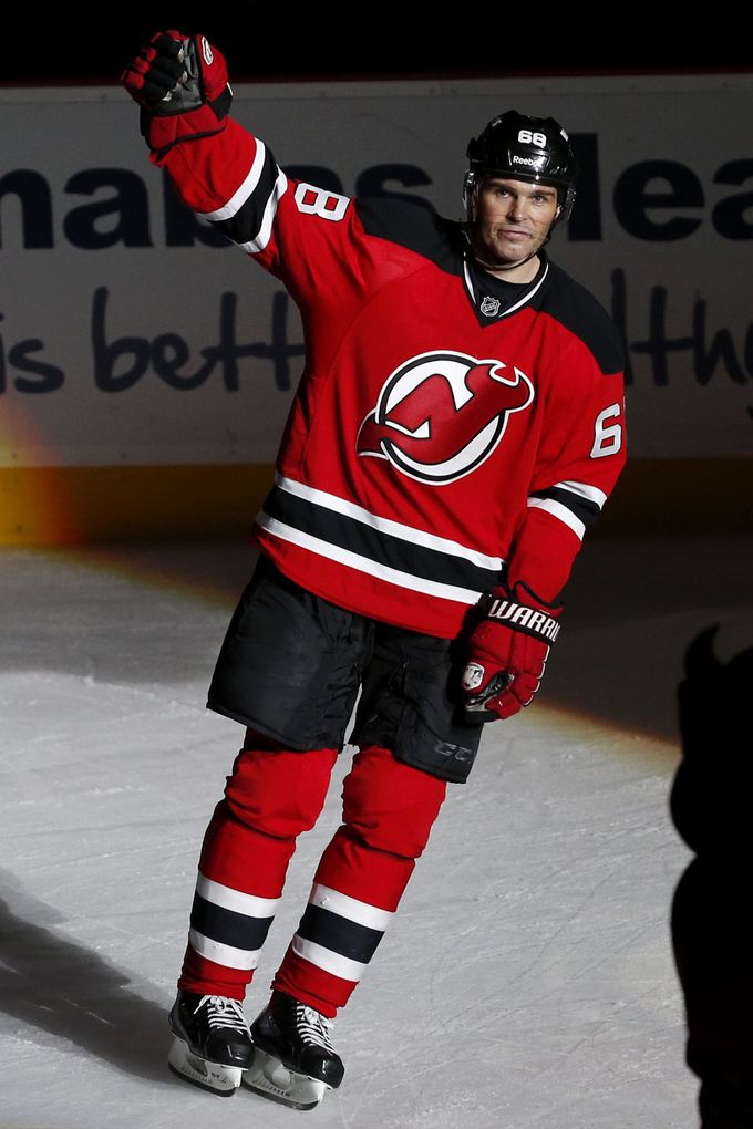 Nejstarší autor hattricku v NHL? To mě vůbec netěší, smál se Jágr Nejstarší autor hattricku v NHL? To mě vůbec netěší, smál se Jágr