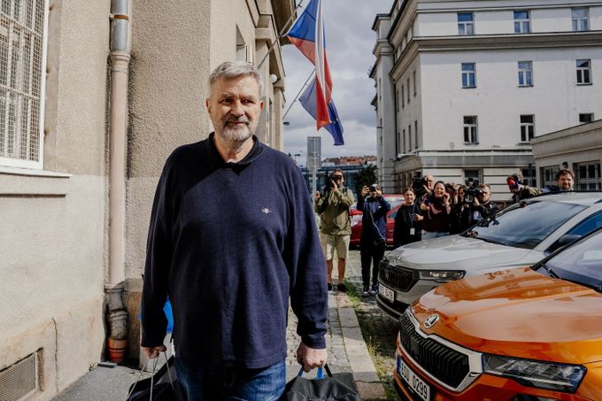 Jansta poprvé o zatčení a kauze Motol: Obhájím se! A co říká o nástupcích ve sportu? Jansta poprvé o zatčení a kauze Motol: Obhájím se! A co říká o nástupcích ve sportu?