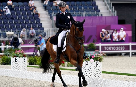 Český jezdec Miloslav Příhoda je v olympijské soutěži ve všestrannosti 25. po prvním dnu drezury