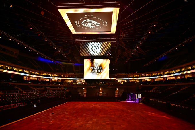 Přípravy na Prague Playoffs: Koně se vrací domů. Každý má vlastní menu i vyhřívané boxy Přípravy na Prague Playoffs: Koně se vrací domů. Každý má vlastní menu i vyhřívané boxy