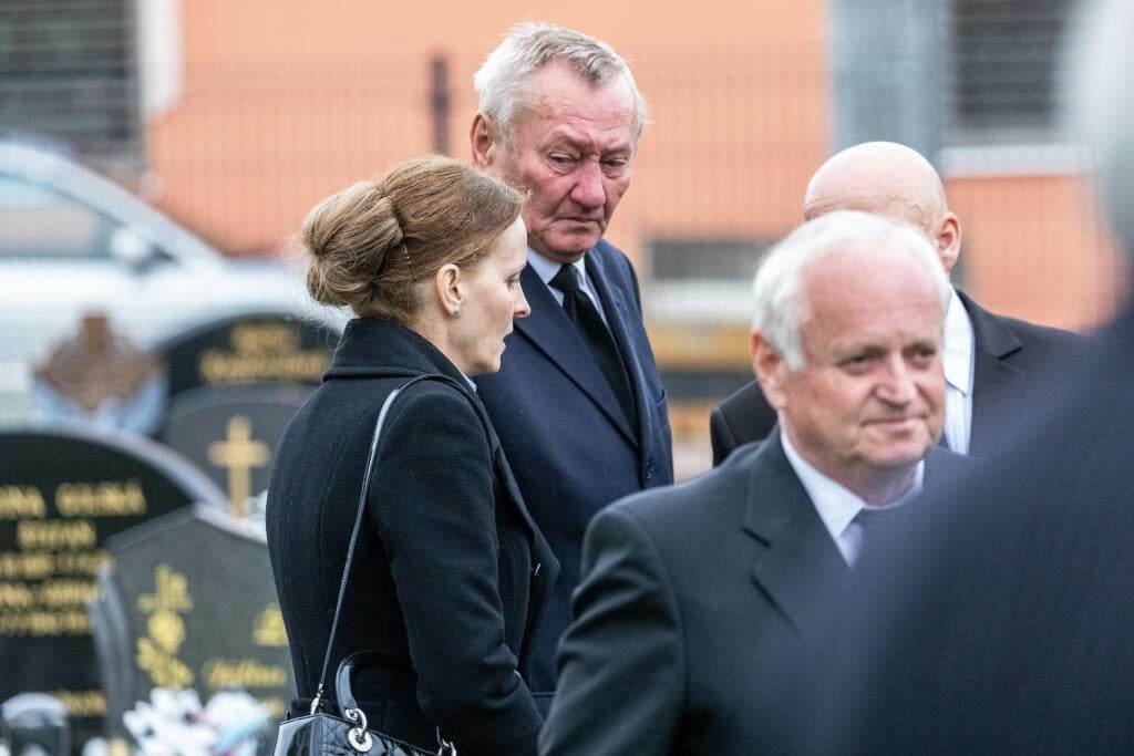 Na pohřeb dorazila i Šatanova manželka Ingrid a jeho otec Emil, který byl s Jozefem velký kamarád